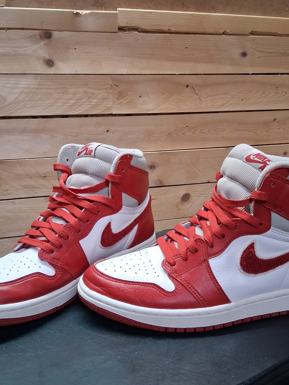 Nike Air Jordan Retro 1 High OG Size 9 Rare Red Chenille Swoosh